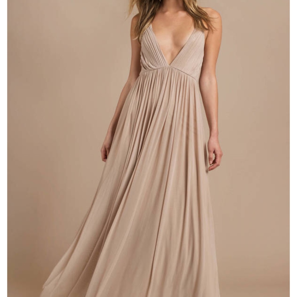 Tobi Gown